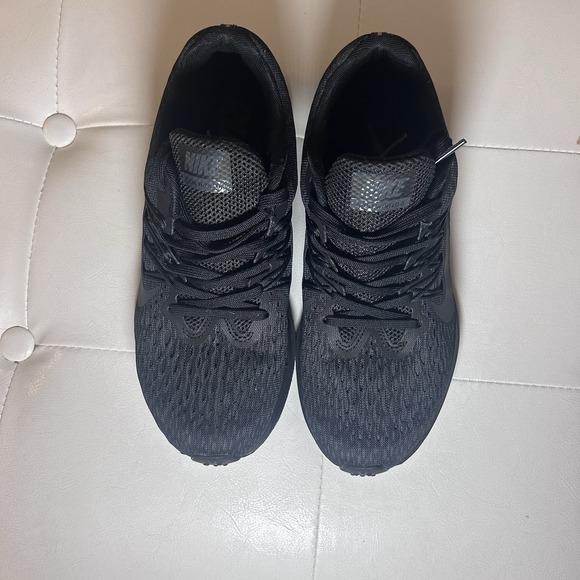 Nike Air Zoom Winflo 5 Women's 6 AA7414-002 Black With Running Trainers - Picture 2 of 8